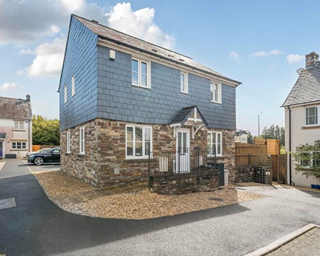 3 Bedroom House For Sale In Boconnoc Avenue, Callington, PL17