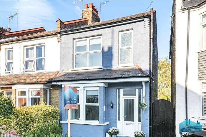 3 Bedroom End Of Terrace House For Sale In Lancaster Road, Barnet, EN4