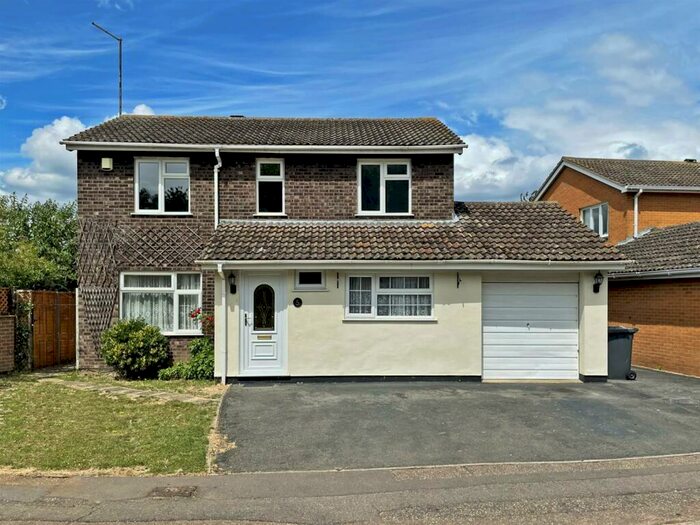 4 Bedroom Detached House To Rent In Royle Close, Peterborough, PE2