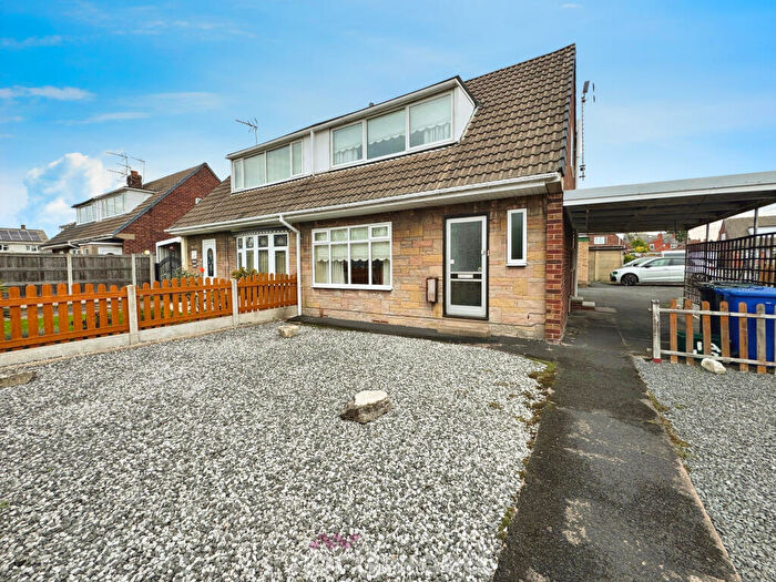 2 Bedroom Semi-Detached House For Sale In Alder Grove, Moorends, Doncaster, DN8
