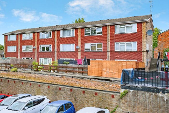 Studio For Sale In Heather Way, Hemel Hempstead, HP2