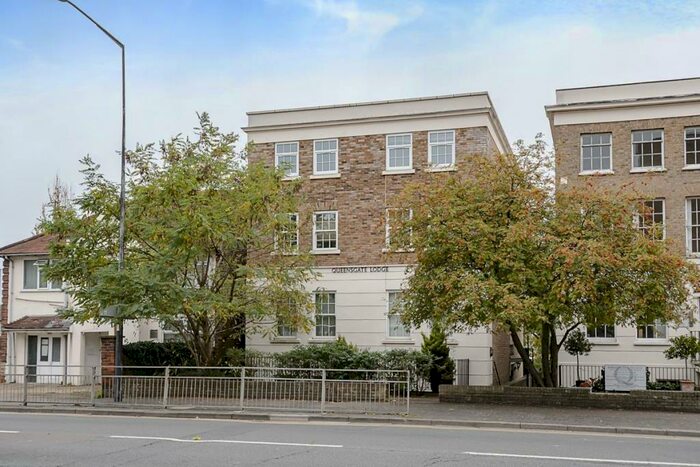 1 Bedroom Flat To Rent In Queensgate Lodge, Cookham Road, SL6