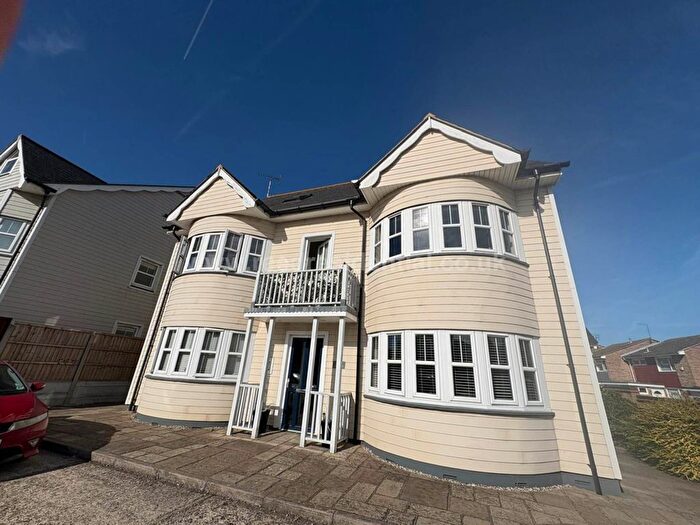 2 Bedroom Flat To Rent In Hart Road, Benfleet, SS7