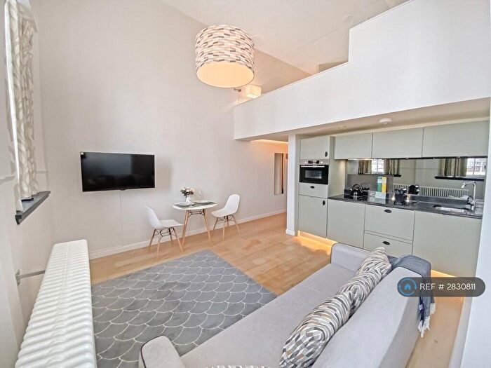 Studio To Rent In Mcdonald Road, Edinburgh, EH7