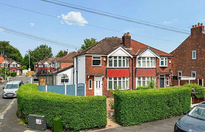 3 Bedroom Semi Detached House For Sale In Bloomsbury Lane, Timperley, Altrincham, WA15