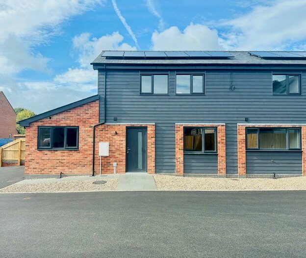2 Bedroom End Of Terrace House For Sale In Platinum Mews, Kington, HR5