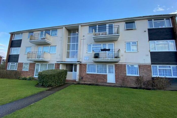 3 Bedroom Flat To Rent In Stratfield Road, Borehamwood, WD6
