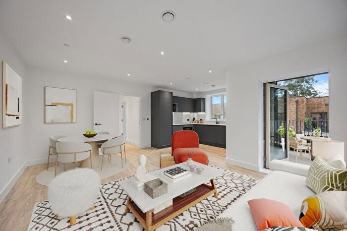 2 Bedroom Apartment For Sale In North Gate Park, St Ann's Road, N15