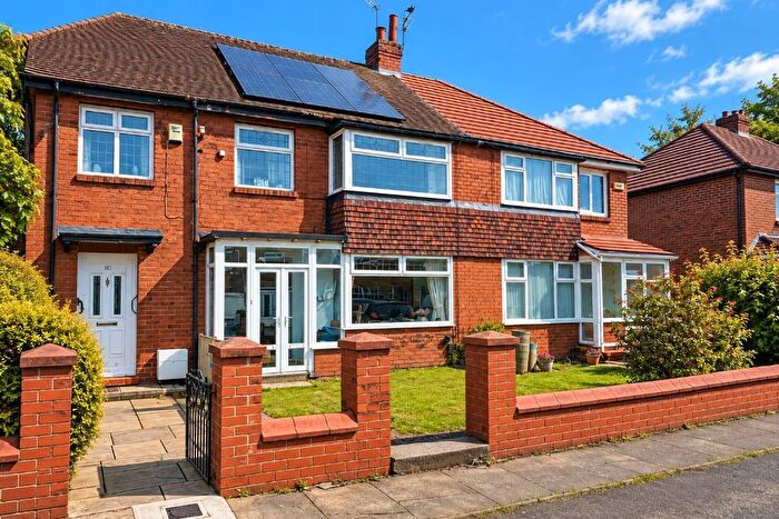 3 Bedroom Terraced House For Sale In Hutton Avenue, Ashton-Under-Lyne, OL6
