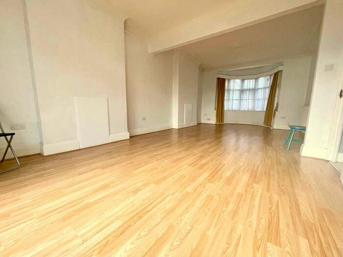 3 Bedroom Semi-Detached House To Rent In Bute Road, Ilford, London, IG6