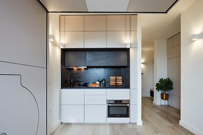 Studio To Rent In Lowlands Road, Harrow, HA1