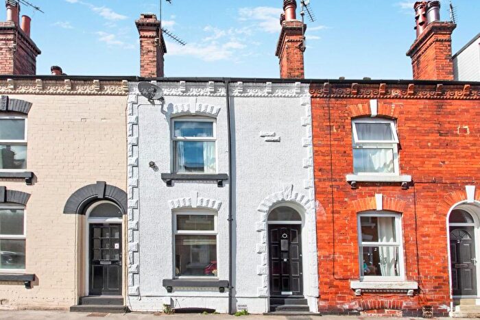 3 Bedroom Terraced House For Sale In Chatsworth Road, Harrogate, HG1