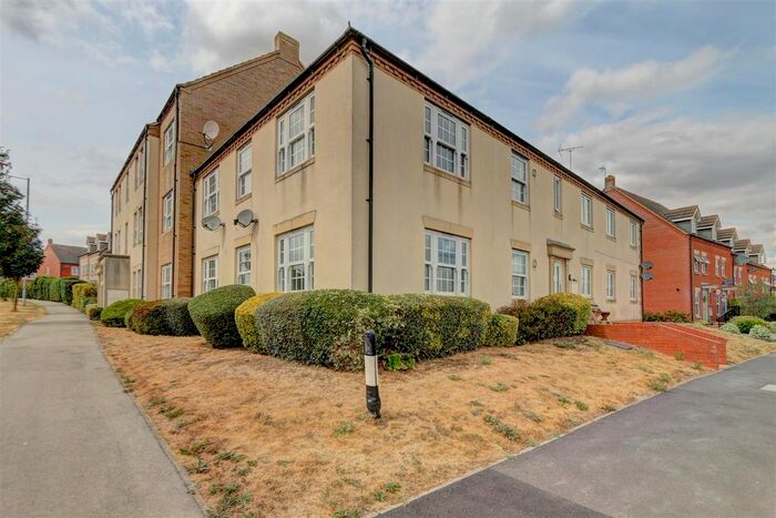 2 Bedroom Flat For Sale In Kings Avenue, Ely, CB7