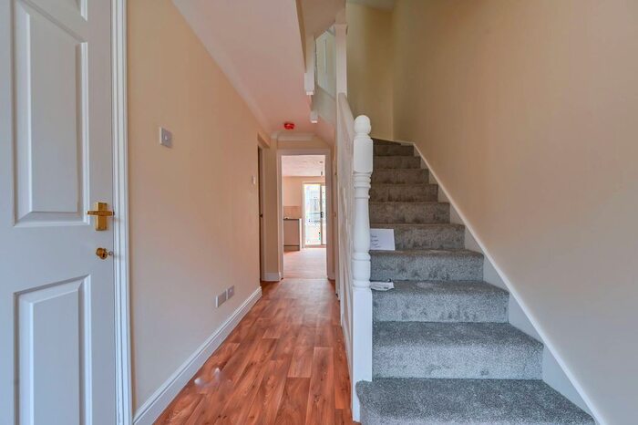 4 Bedroom Detached House To Rent In Elderfield Place, Tooting Bec, London, SW17
