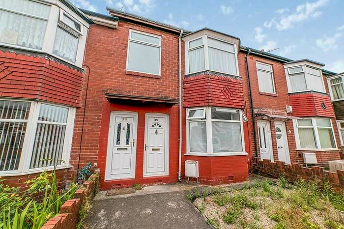 2 Bedroom Apartment To Rent In Wellington Road, Gateshead, Tyne And Wear, NE11