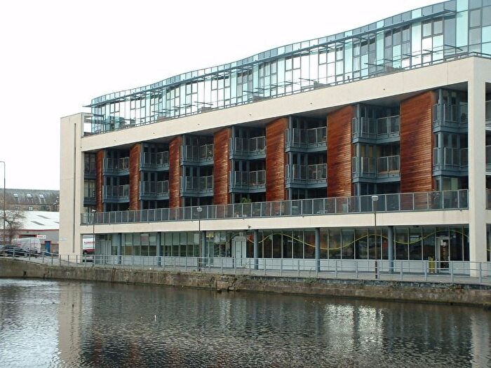 2 Bedroom Flat To Rent In Sandport Way, Leith, Edinburgh, EH6