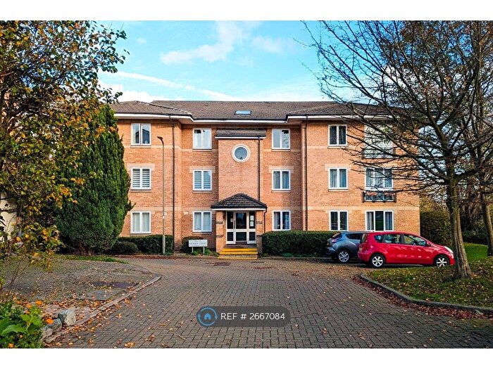 2 Bedroom Flat To Rent In Kilnsey Court, London, N11