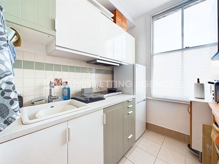1 Bedroom Flat To Rent In Golborne Road, London, W10