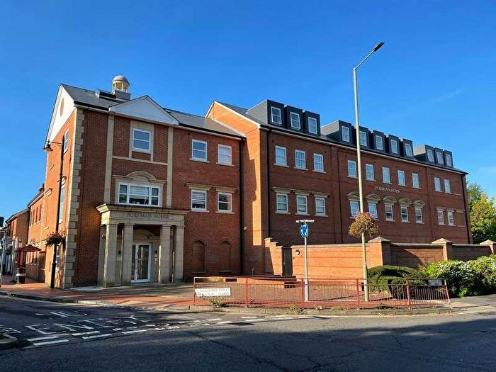 1 Bedroom Apartment To Rent In Guildford Street, Chertsey, KT16