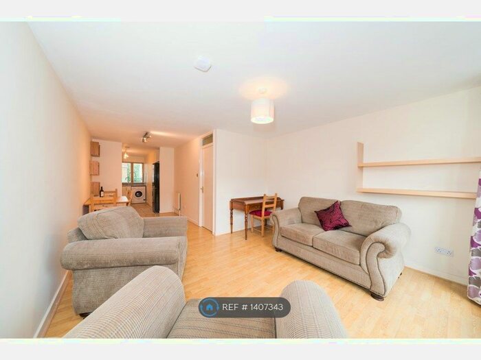 3 Bedroom Flat To Rent In Oakshott Court, London, NW1