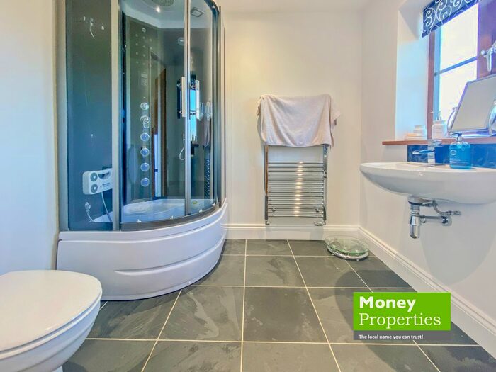 5 Bedroom Detached House For Sale In Hingham Road, Great Ellingham, Attleborough NR17