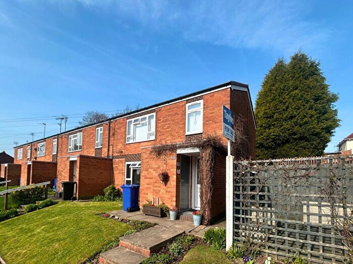 1 Bedroom Flat For Sale In Turners Grove, Lower Gornal, DY3