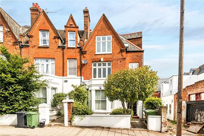 2 Bedroom Apartment To Rent In Deronda Road, London, SE24