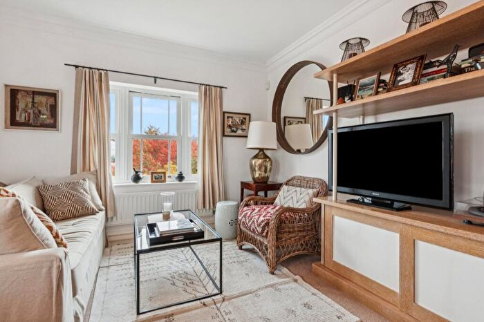 2 Bedroom Flat To Rent In Trinity Church Road, Barnes, SW13