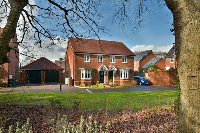 3 Bedroom Semi-Detached House For Sale In Pelton Close, Bexhill-On-Sea, TN39