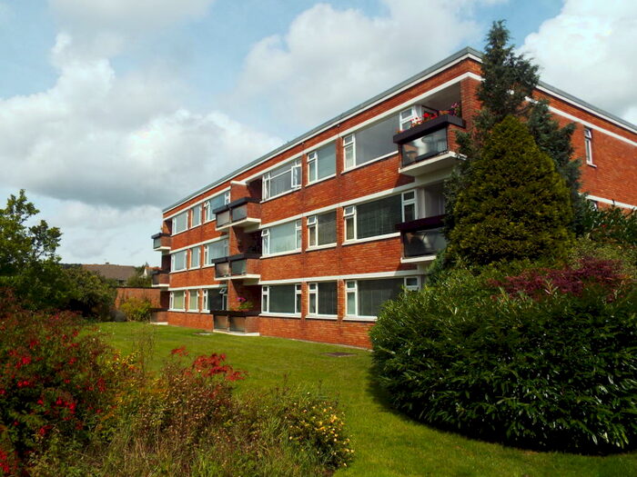 2 Bedroom Flat To Rent In Rayleigh Road, Stoke Bishop, Bristol, BS9