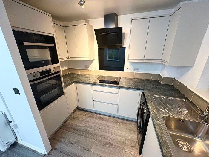 2 Bedroom Flat To Rent In Stonemere Drive, Manchester, M26