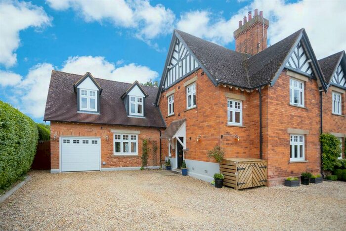 4 Bedroom Semi-Detached House To Rent In Hermitage Road, Brampton Ash, LE16