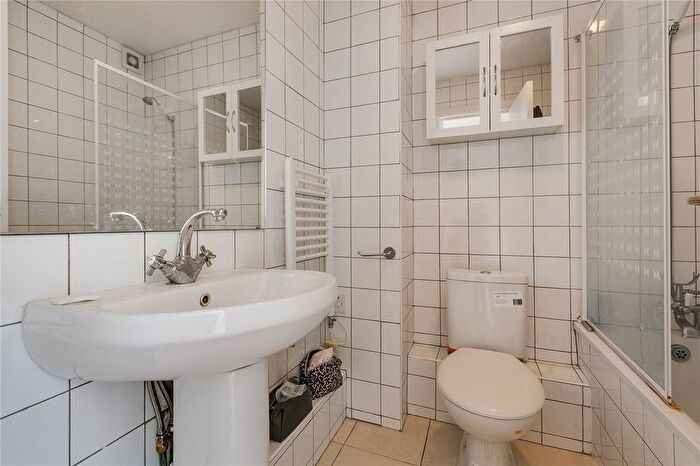 1 Bedroom Flat To Rent In Maltings Place, London, SW6