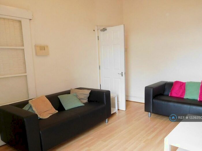 4 Bedroom Terraced House To Rent In Whitby Road, Manchester, M14