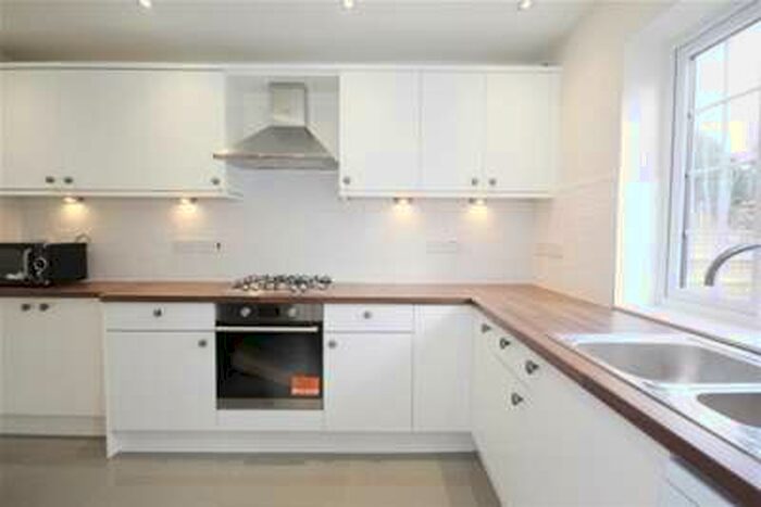 4 Bedroom Semi-Detached House To Rent In Dene Road, Headington, OX3