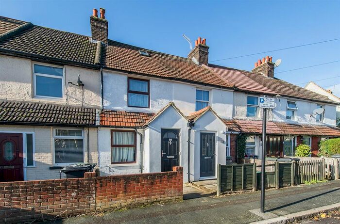 2 Bedroom Terraced House For Sale In Nelson Avenue, Tonbridge, TN9