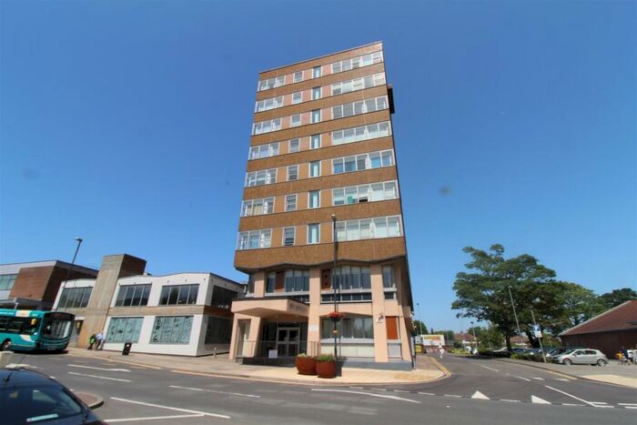 1 Bedroom Flat To Rent In Priory Heights, Church Street, Dunstable, LU5