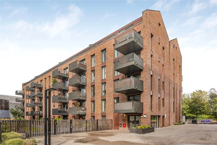 1 Bedroom Apartment For Sale In Navigators Walk, London, E3