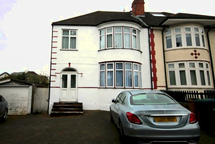 3 Bedroom House To Rent In Stuart Road, East Barnet, EN4