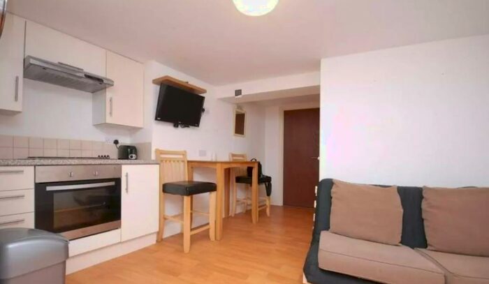 1 Bedroom Flat To Rent In Holloway Road, London, N19