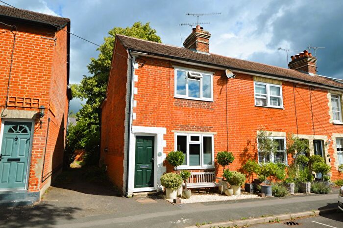 2 Bedroom Cottage To Rent In Connaught Road, Bagshot, GU19