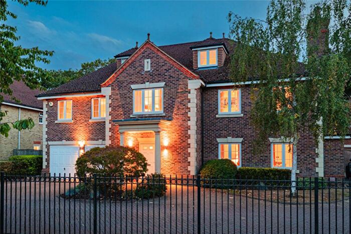 6 Bedroom Detached House For Sale In Boundary Park, Weybridge, KT13