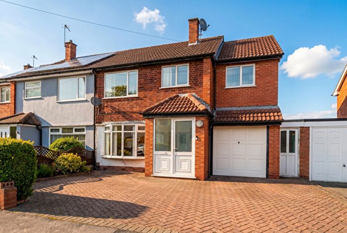 4 Bedroom Semi Detached House For Sale In Hytall Road, Shirley, B90
