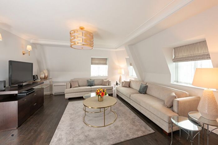 3 Bedroom Flat To Rent In Prince Of Wales Terrace, London, W8