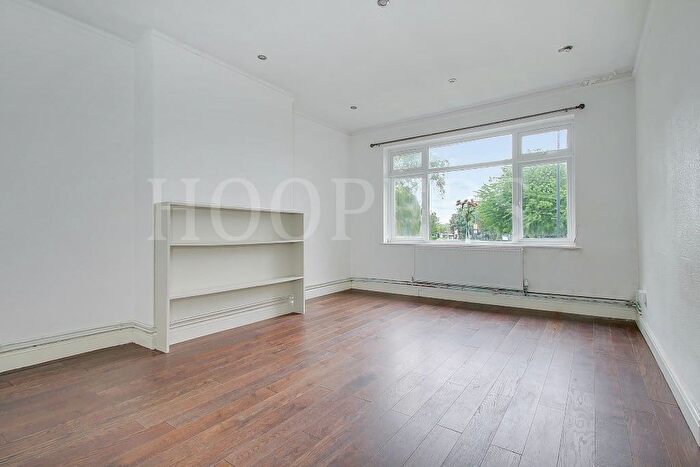 2 Bedroom Flat For Sale In Longstone Avenue, London, NW10