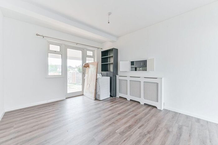 3 Bedroom Terraced House To Rent In Bramshaw Rise, New Malden, Surrey, New Malden, KT3