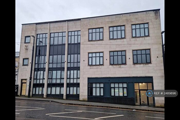 1 Bedroom Flat To Rent In Drake Street, Rochdale, OL16