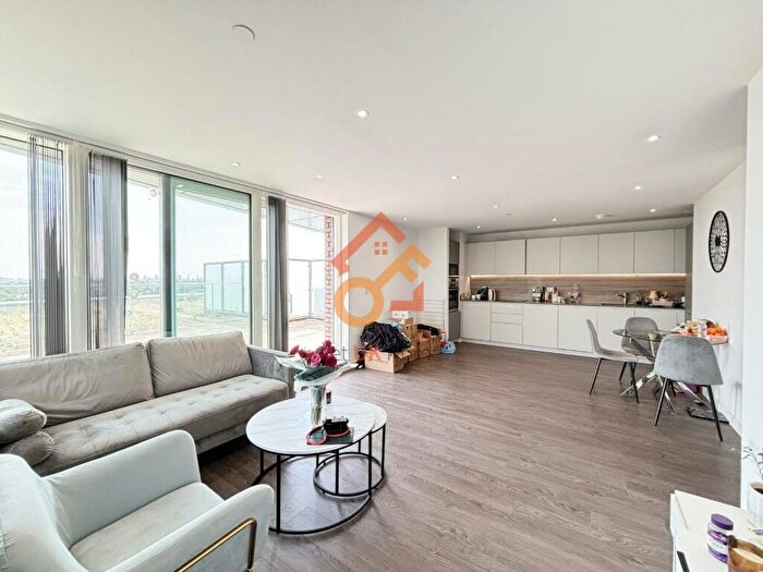 2 Bedroom Flat To Rent In Sandpiper Building, Woodberry Down, London, N4