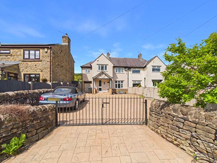 3 Bedroom Semi-Detached House For Sale In Chesterfield Road, Matlock, DE4