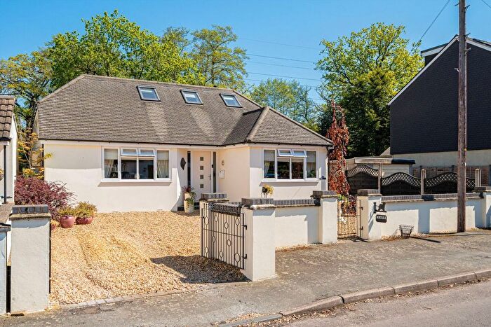 4 Bedroom Detached House For Sale In Common Lane, Addlestone, KT15